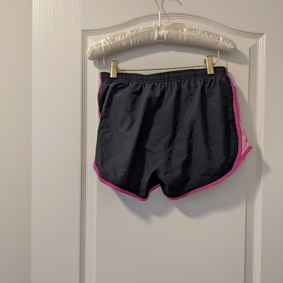 Women's Nike shorts S - Picture 2 of 4